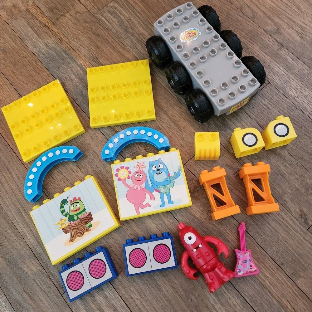 Vintage Mega Bloks Yo Gabba Gabba Plexs Tour Buggy 16 pc Building Set Incomplete
